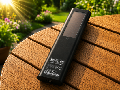 azurano Ersatz Fernbedienung für Samsung BN59-01357B TM2180E & BN59-01357A mit USB-C, Solar & Sprachsteuerung, kompatibel mit The Frame, Neo QLED, Crystal UHD 2021-2023 Smart TV - SUB BN59-01358B! – Bild 4
